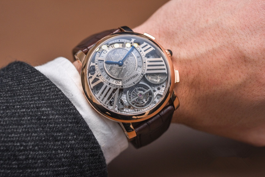 The exquisite fake watches are worth for men.